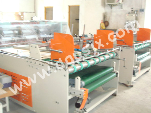 半自動(dòng)粘箱機(jī)