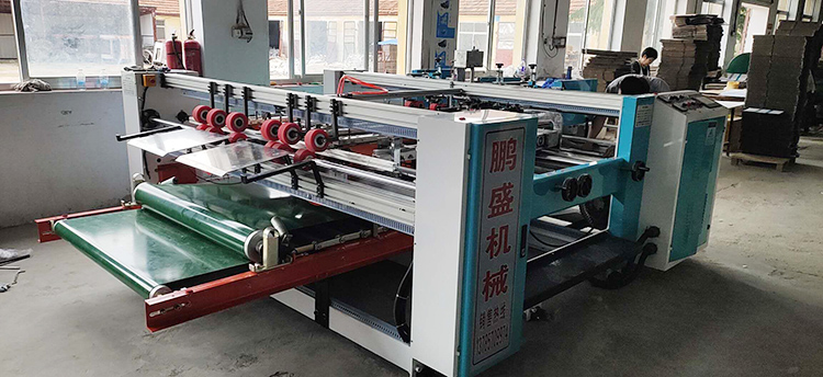 彩箱雙片粘箱機